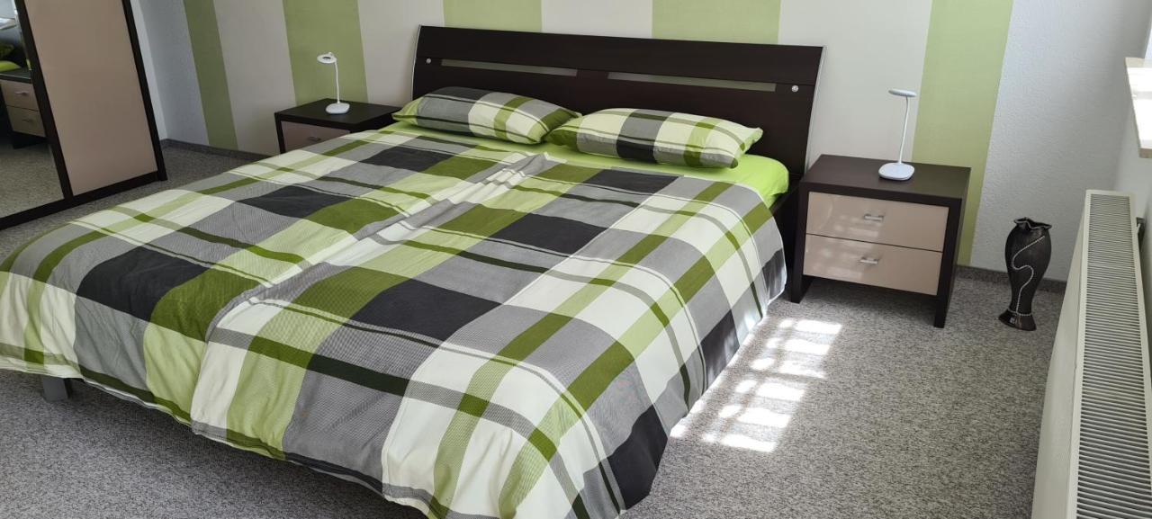 Die Ferienwohnung "Am Kietz" Schwedt Bagian luar foto