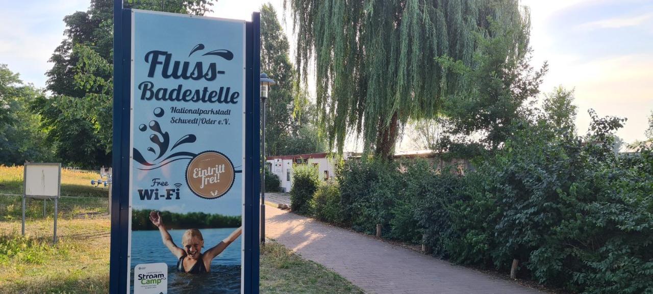 Die Ferienwohnung "Am Kietz" Schwedt Bagian luar foto